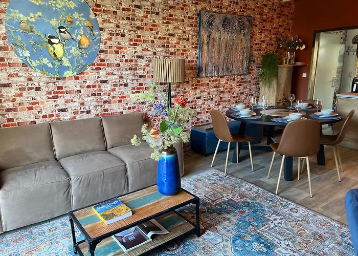 Guesthouse By C